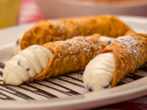 A photo of cannoli